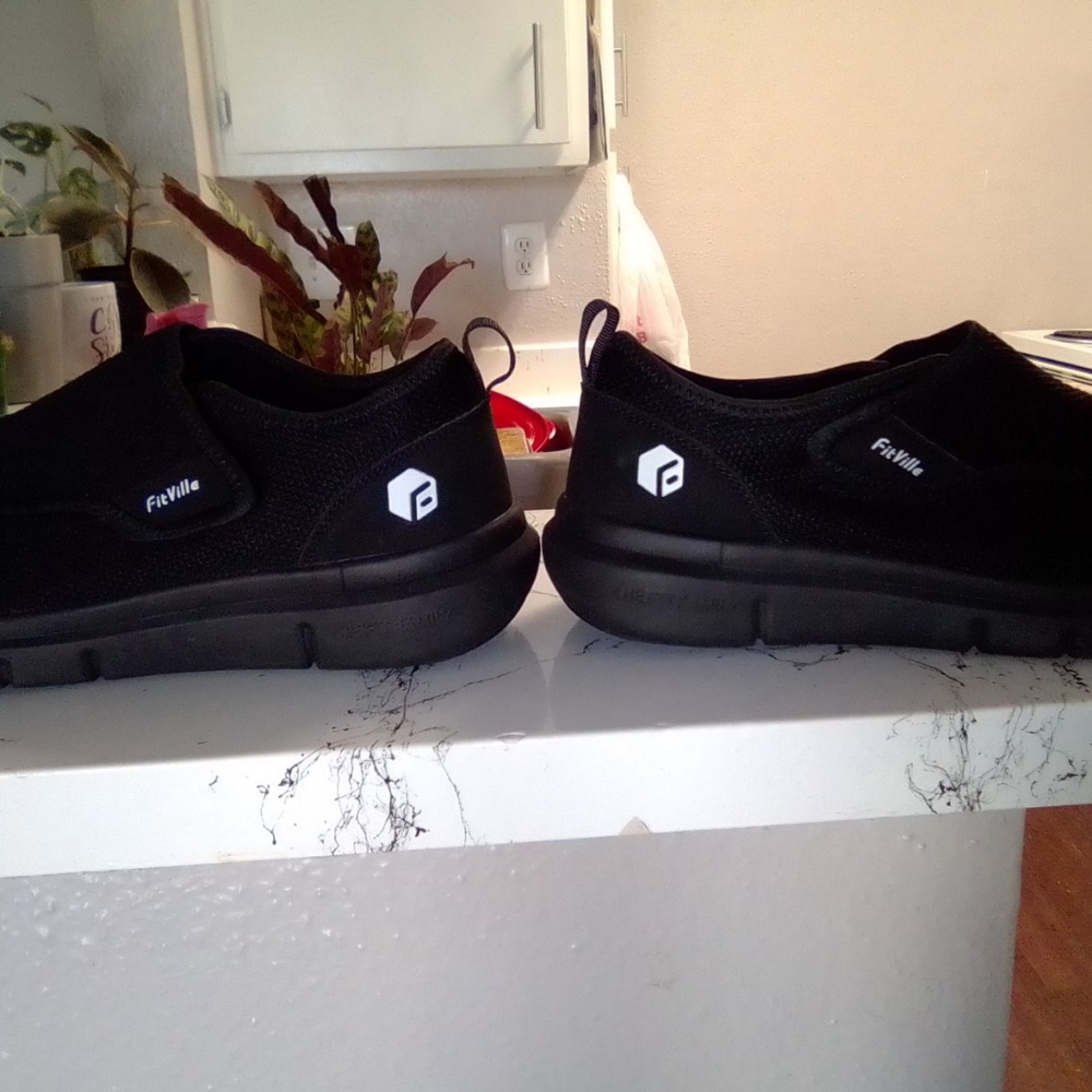 Fitville Men's Black Athletic Sneakers